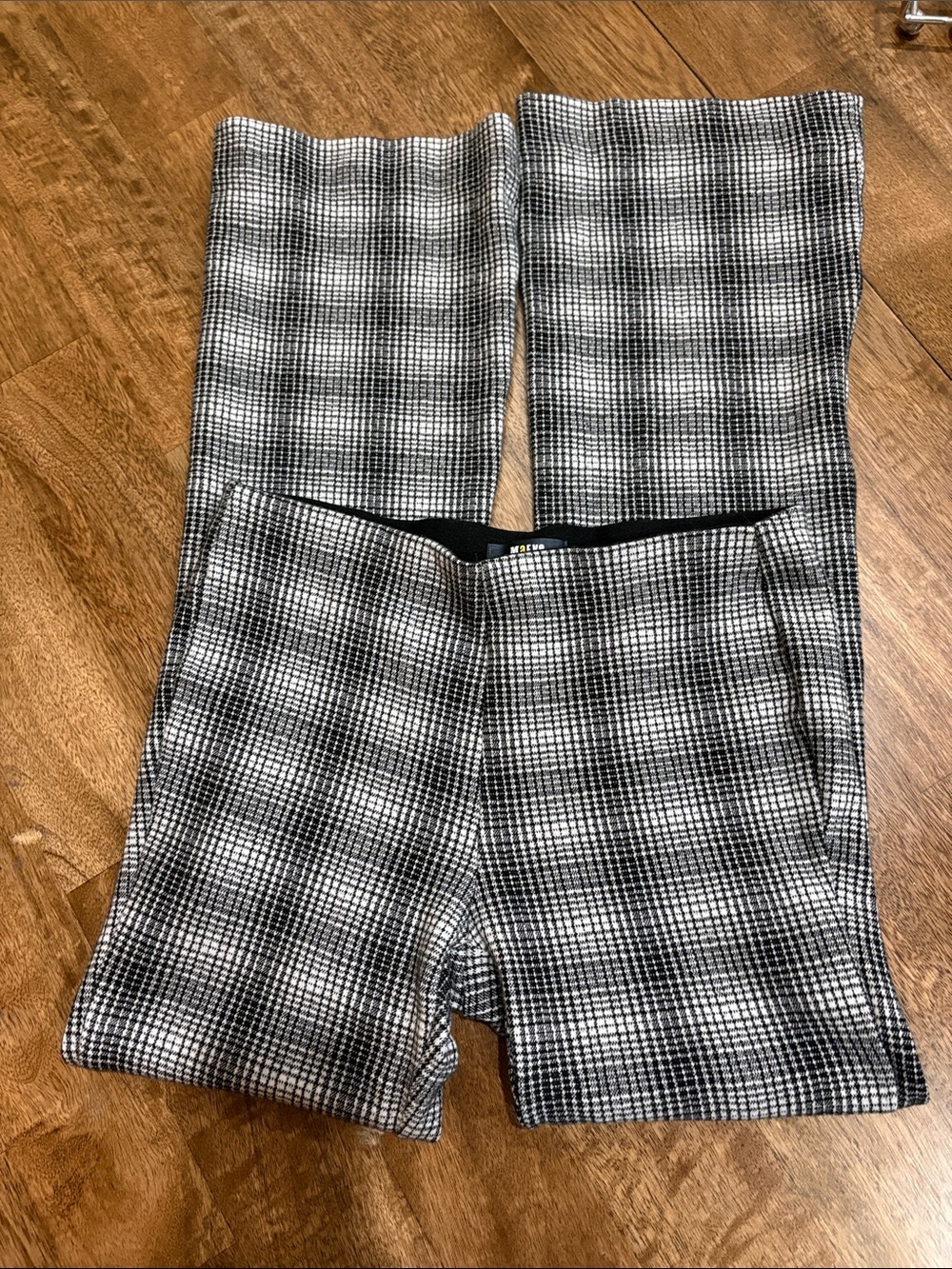 Anthropologie Maeve plaid pants XS. Knit. Bootcut. Black and white.